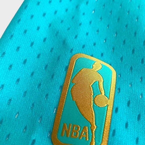 Mitchell & Ness Grizzlies 1996 NBA Fadeaway Swingman Shorts Mens size Small New - Picture 5 of 10